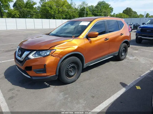 JN8AT2MV0HW013583 2017 NISSAN ROGUE - Image 2