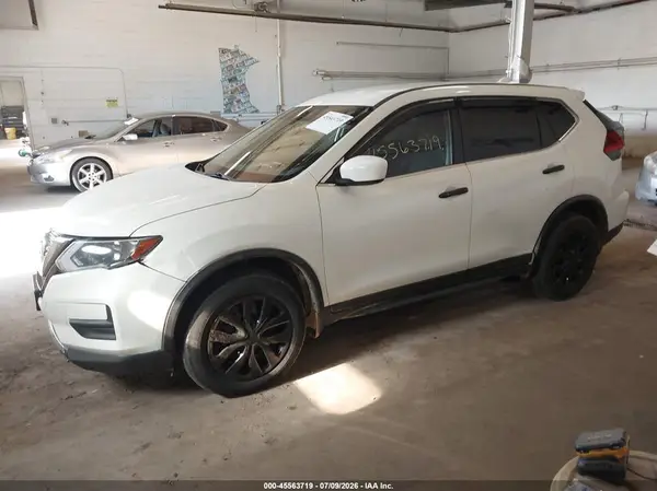 JN8AT2MV0HW014815 2017 NISSAN ROGUE - Image 2