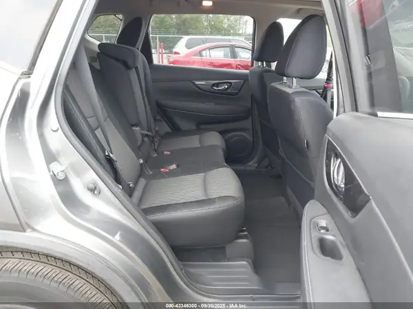 JN8AT2MV0HW018329 2017 NISSAN ROGUE - Image 8