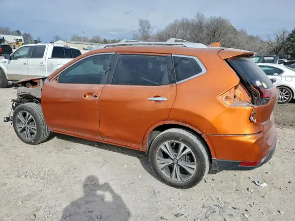 JN8AT2MV0HW019903 2017 NISSAN ROGUE - Image 2