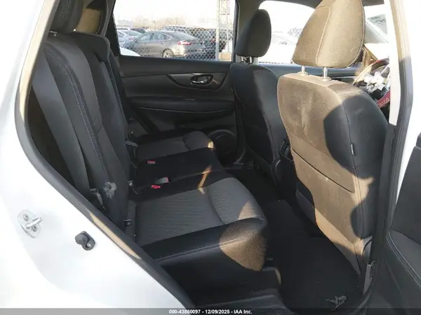 JN8AT2MV0HW020243 2017 NISSAN ROGUE - Image 8