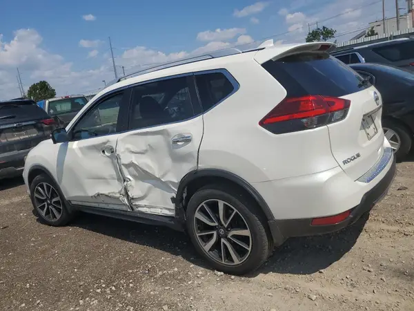JN8AT2MV0HW021487 2017 NISSAN ROGUE - Image 2