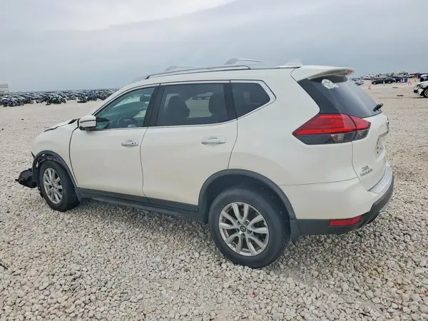 JN8AT2MV0HW022171 2017 NISSAN ROGUE - Image 2