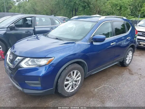 JN8AT2MV0HW023028 2017 NISSAN ROGUE - Image 2