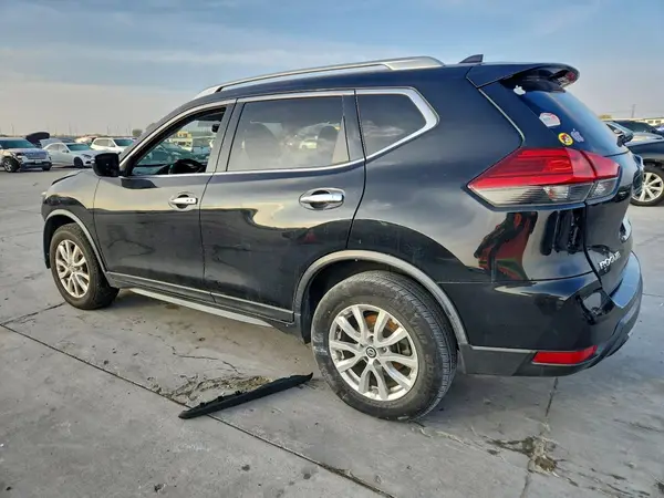 JN8AT2MV0HW023420 2017 NISSAN ROGUE - Image 2