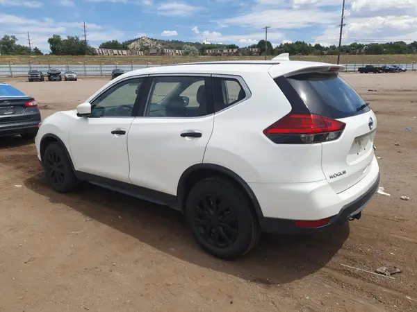 JN8AT2MV0HW023806 2017 NISSAN ROGUE - Image 2