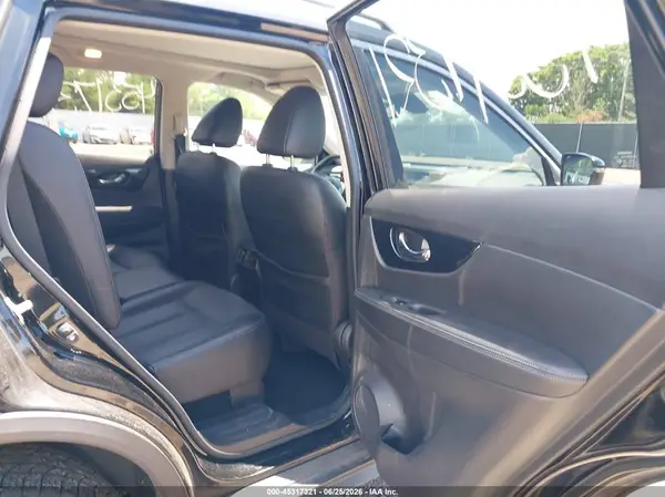 JN8AT2MV0HW024065 2017 NISSAN ROGUE - Image 8