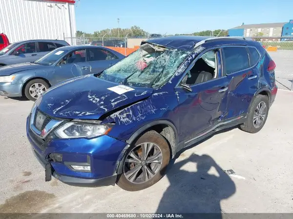 JN8AT2MV0HW026012 2017 NISSAN ROGUE - Image 2