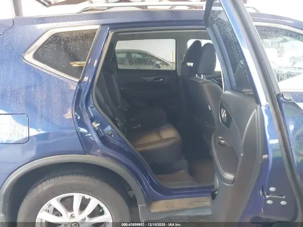 JN8AT2MV0HW027211 2017 NISSAN ROGUE - Image 8