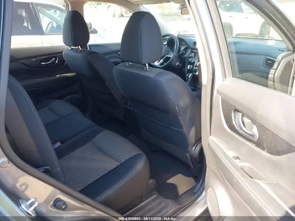 JN8AT2MV0HW027340 2017 NISSAN ROGUE - Image 8