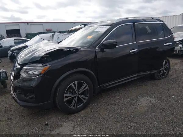 JN8AT2MV0HW250056 2017 NISSAN ROGUE - Image 2