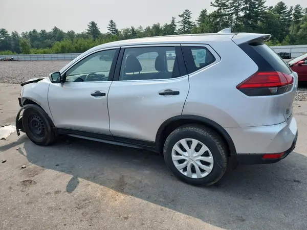 JN8AT2MV0HW250526 2017 NISSAN ROGUE - Image 2