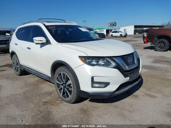 JN8AT2MV0HW250980 2017 NISSAN ROGUE - Image 1