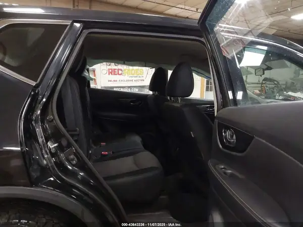 JN8AT2MV0HW251630 2017 NISSAN ROGUE - Image 8