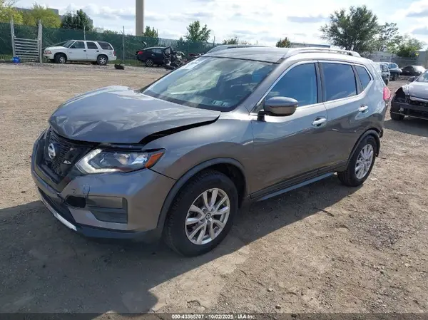 JN8AT2MV0HW255516 2017 NISSAN ROGUE - Image 2