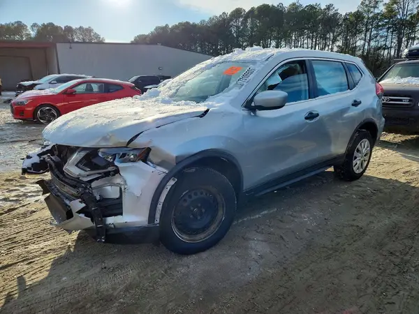 JN8AT2MV0HW256987 2017 NISSAN ROGUE - Image 1