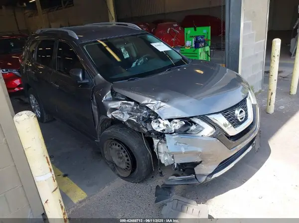 JN8AT2MV0HW258089 2017 NISSAN ROGUE - Image 1