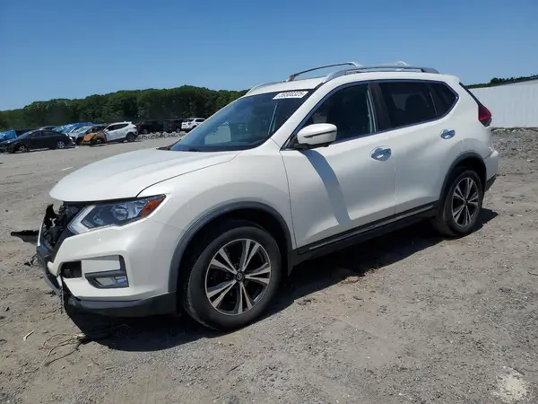 JN8AT2MV0HW258643 2017 NISSAN ROGUE - Image 1