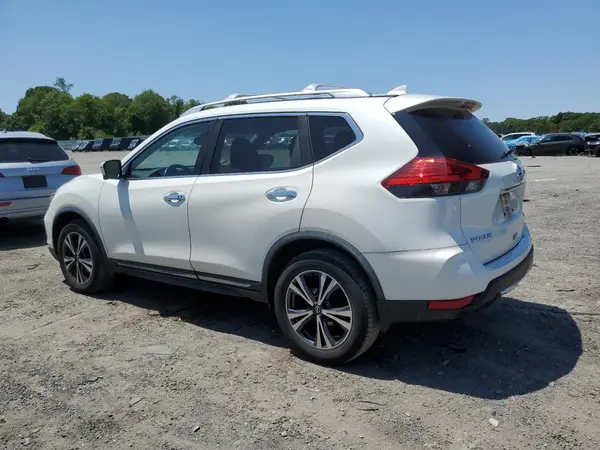 JN8AT2MV0HW258643 2017 NISSAN ROGUE - Image 2