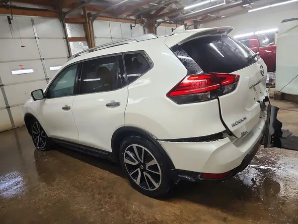 JN8AT2MV0HW258822 2017 NISSAN ROGUE - Image 2