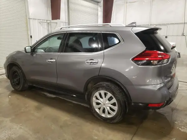 JN8AT2MV0HW260229 2017 NISSAN ROGUE - Image 2