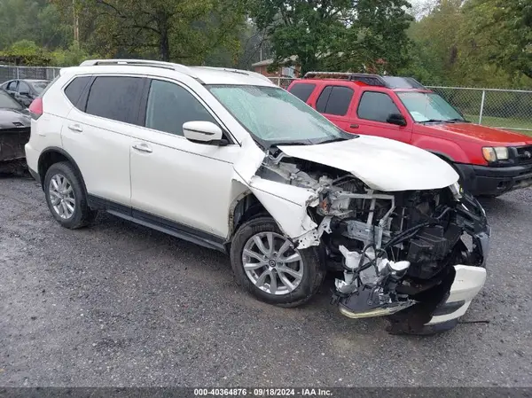 JN8AT2MV0HW264796 2017 NISSAN ROGUE - Image 1