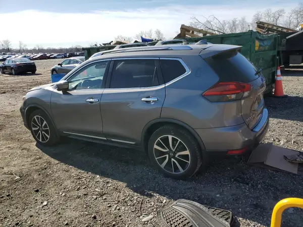 JN8AT2MV0HW270422 2017 NISSAN ROGUE - Image 2