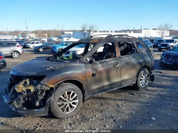 JN8AT2MV0HW272347 2017 NISSAN ROGUE - Image 2