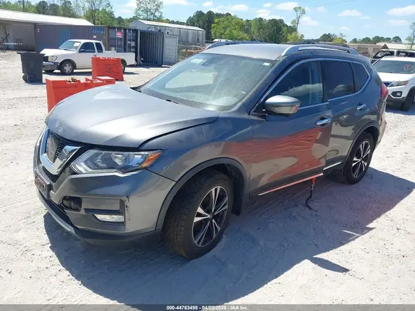 JN8AT2MV0HW272798 2017 NISSAN ROGUE - Image 2