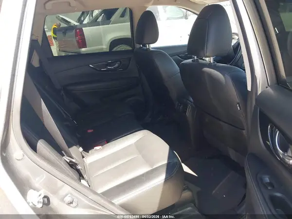 JN8AT2MV0HW272798 2017 NISSAN ROGUE - Image 8