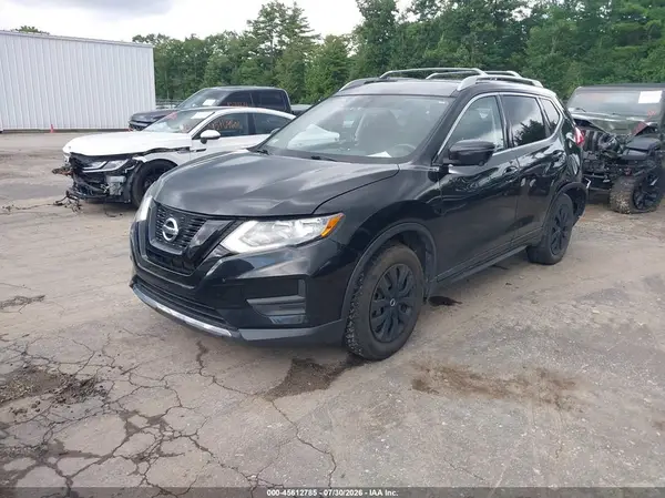 JN8AT2MV0HW273921 2017 NISSAN ROGUE - Image 2