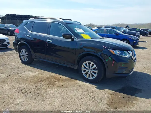 JN8AT2MV0HW274051 2017 NISSAN ROGUE - Image 1