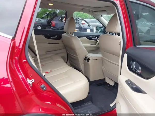 JN8AT2MV0HW277175 2017 NISSAN ROGUE - Image 8