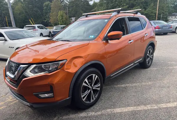 JN8AT2MV0HW278276 2017 NISSAN ROGUE - Image 2