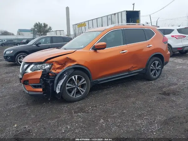 JN8AT2MV0HW278794 2017 NISSAN ROGUE - Image 2