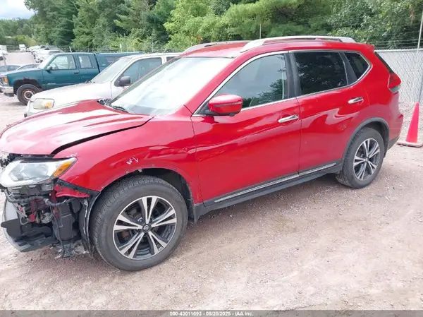 JN8AT2MV0HW280254 2017 NISSAN ROGUE - Image 2