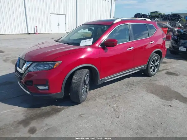 JN8AT2MV0HW280786 2017 NISSAN ROGUE - Image 2