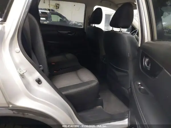 JN8AT2MV0HW281243 2017 NISSAN ROGUE - Image 8