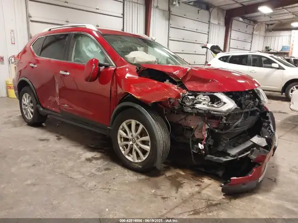 JN8AT2MV0HW282036 2017 NISSAN ROGUE - Image 1
