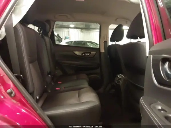JN8AT2MV0HW282036 2017 NISSAN ROGUE - Image 8