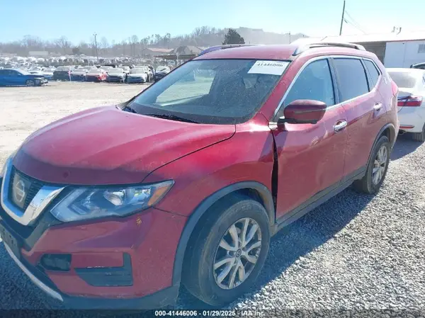 JN8AT2MV0HW282389 2017 NISSAN ROGUE - Image 2