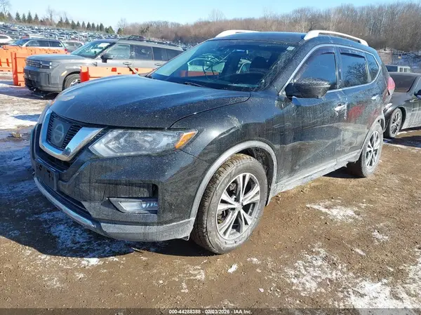 JN8AT2MV0HW284403 2017 NISSAN ROGUE - Image 2