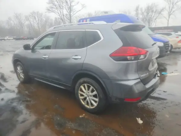 JN8AT2MV0JW300198 2018 NISSAN ROGUE - Image 2
