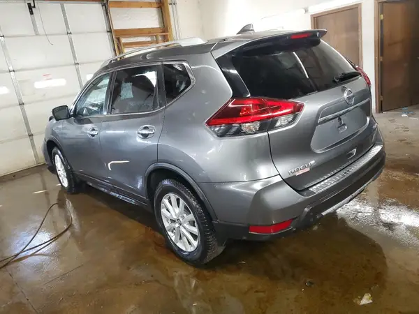 JN8AT2MV0JW300492 2018 NISSAN ROGUE - Image 2
