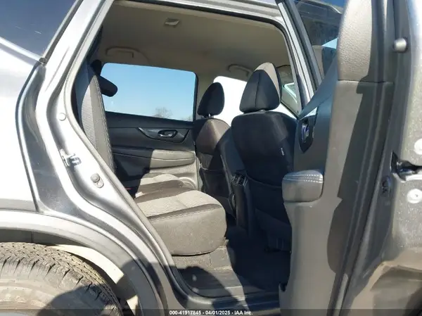 JN8AT2MV0JW301660 2018 NISSAN ROGUE - Image 8