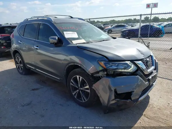 JN8AT2MV0JW303554 2018 NISSAN ROGUE - Image 1
