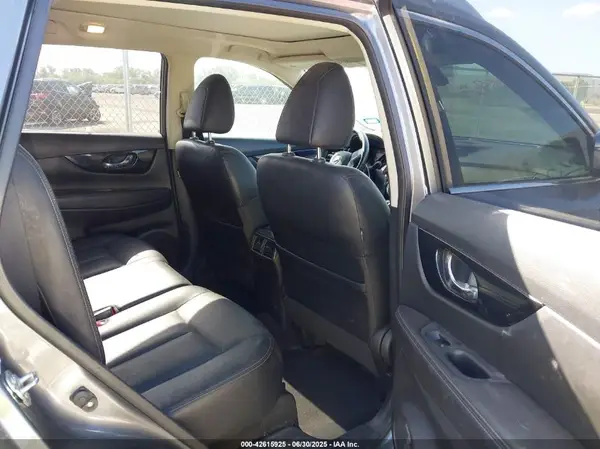 JN8AT2MV0JW303554 2018 NISSAN ROGUE - Image 8