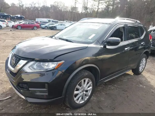 JN8AT2MV0JW304879 2018 NISSAN ROGUE - Image 2