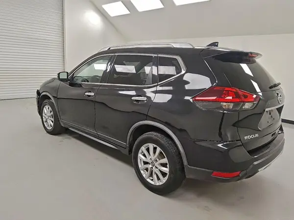 JN8AT2MV0JW305708 2018 NISSAN ROGUE - Image 2