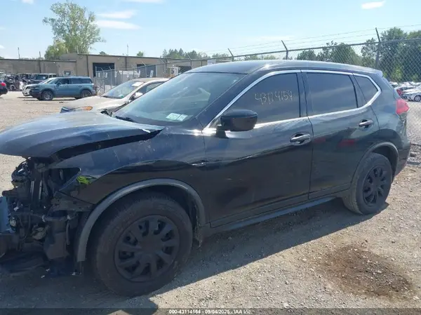 JN8AT2MV0JW309337 2018 NISSAN ROGUE - Image 2